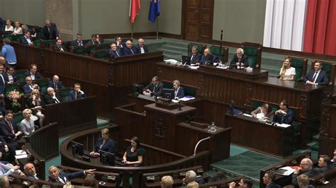 Sejm To Miejsce Dokończ Zdanie Sondaż poparcia dla partii. Dobry wynik Biedronia, Nowoczesna pod prog